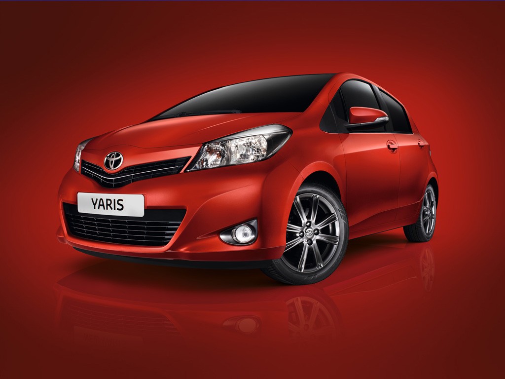 2012-Toyota-Yaris-5