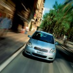 toyota_yaris_silver_03_04